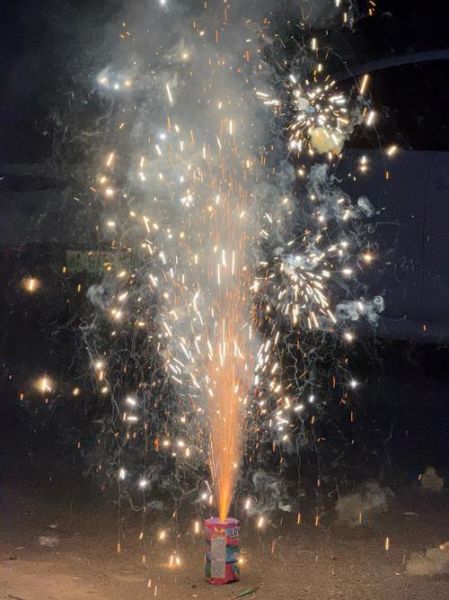 烟花代表什么情感_为什么看烟花会哭