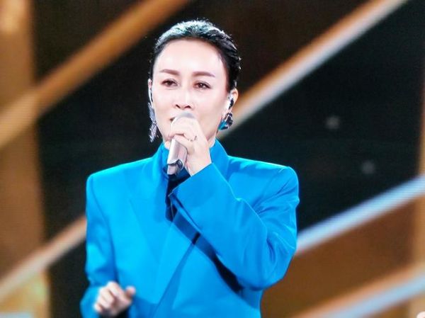 那英唱歌情感表达_那英如何唱出深情