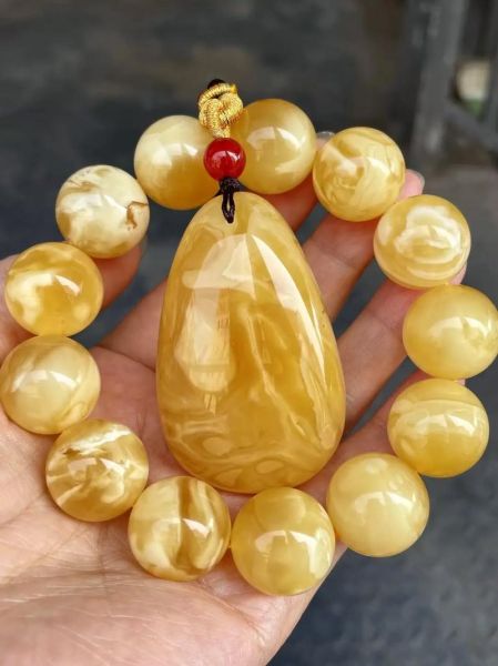 琥珀代表什么情感_琥珀寓意爱情吗