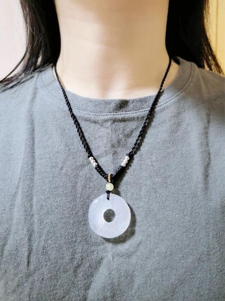 玉佩代表什么情感_送玉佩有什么含义