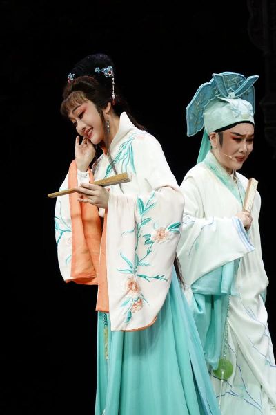 梁祝表达什么情感_梁祝爱情悲剧解析