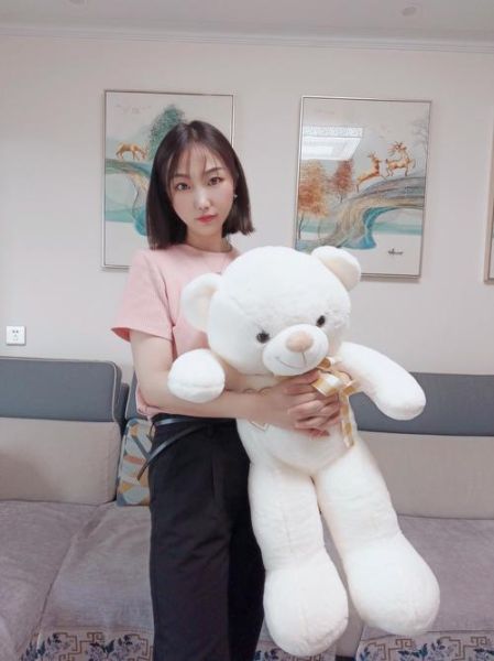 玩具如何表达情感_孩子为什么喜欢抱玩偶