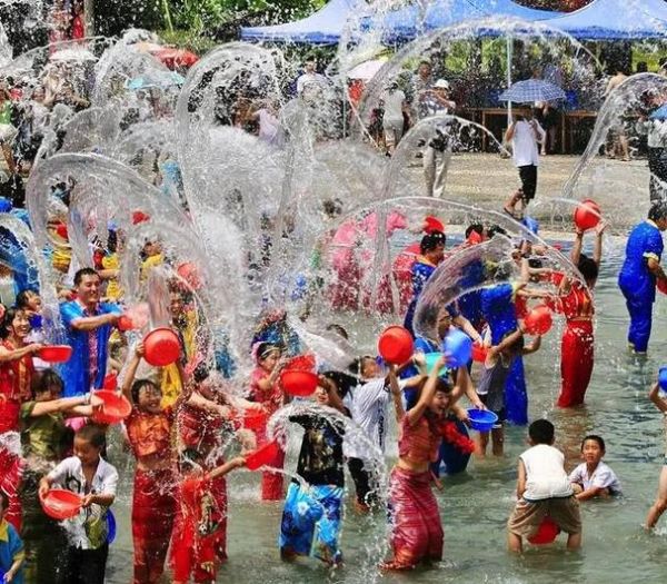 傣族情歌怎么唱_傣族表达爱意的习俗有哪些