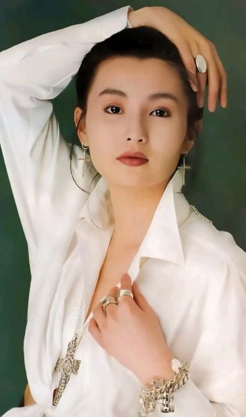 张曼玉情感表达_如何读懂她的眼神