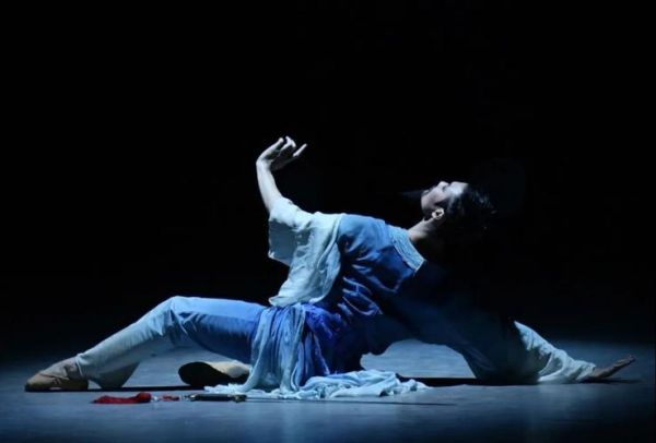 男子独舞如何表达情感_男子独舞技巧有哪些